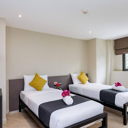Lucky House Khaosan Hotel Bangkok Exterior photo